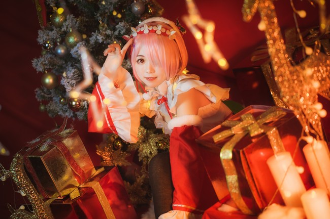 坚持以人为本 实现中国梦想_时事政治_中公教育网_开云体育网址